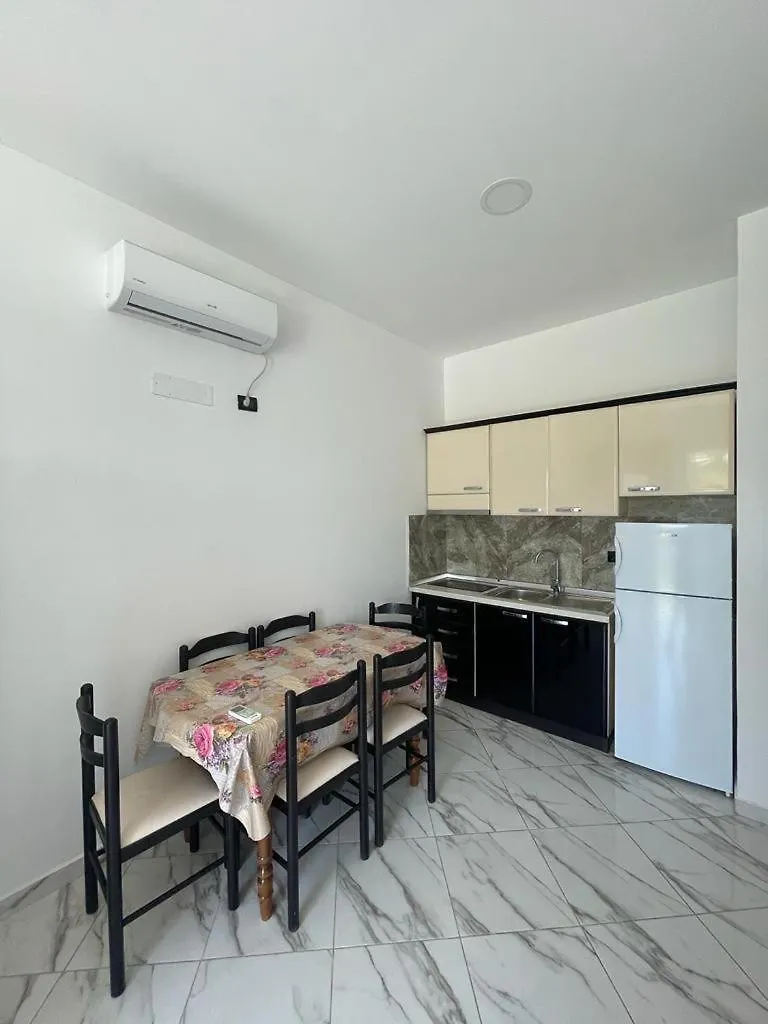 Holiday Home Muharremi Draci Apartment