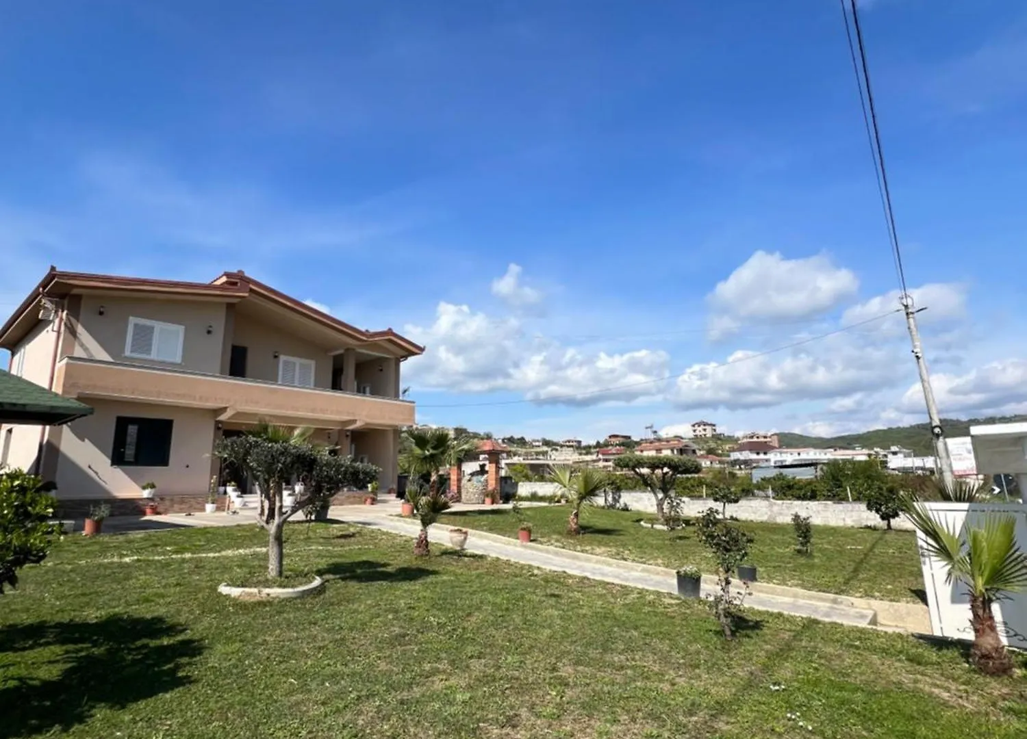 Holiday Home Muharremi Draci Apartment
